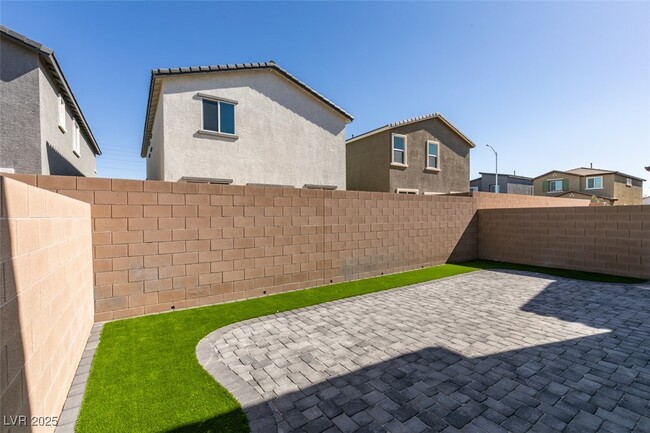 Building Photo - 2646 Snapdragon Fls Ave