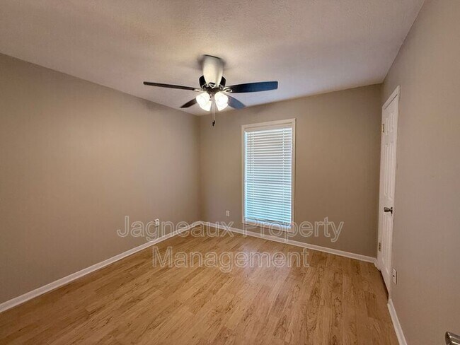 Building Photo - 2528 St Joseph St