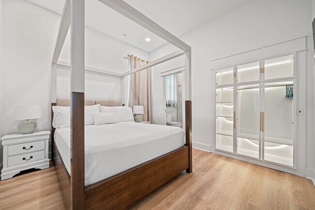 Building Photo - 20 St Francis Dr S