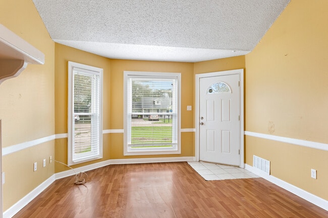 Building Photo - 14453 Beau Jon Ave