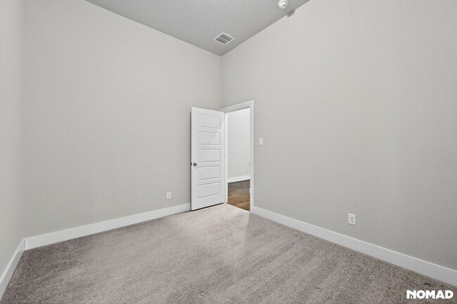 Building Photo - Spacious 4Bd/3Bath House in Little Elm