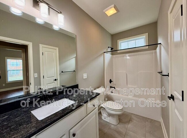 Building Photo - 242 Ikebana Dr