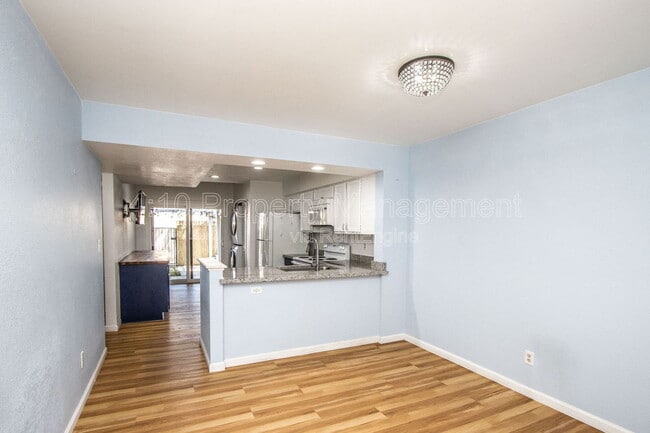 Building Photo - 1718 S Longmore