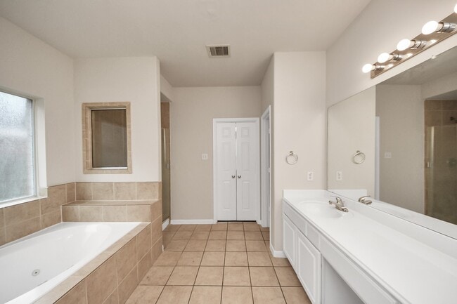 Building Photo - 24523 Red Bluff Tr