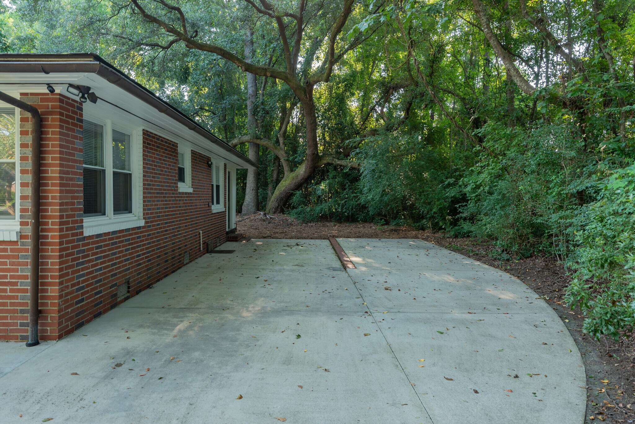 Private Driveway - 424 Howle Ave