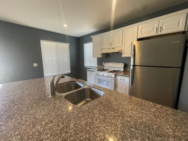 Building Photo - Kona Kai Community 2 Bedroom 1/5 Bath Corn...