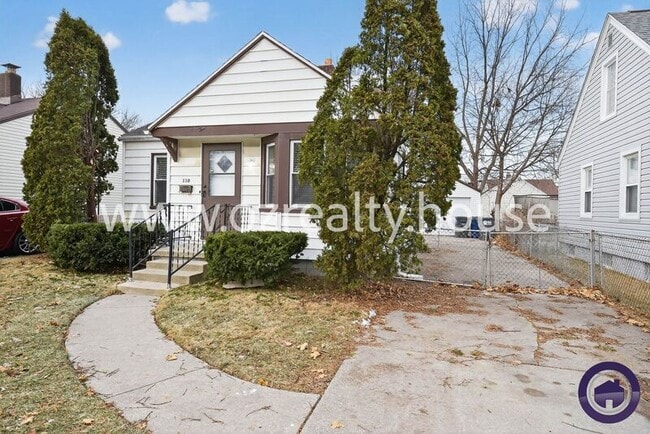 Building Photo - 110 Pasadena Blvd