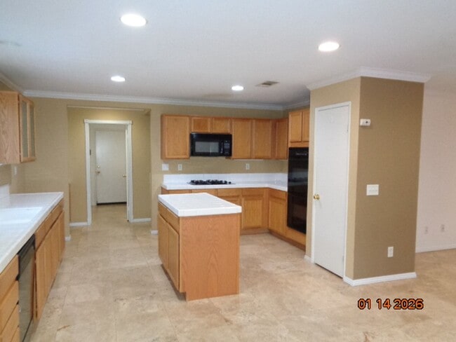 Building Photo - Large West Lancaster 2 Story Built in 2004 with 3638 sq. ft.