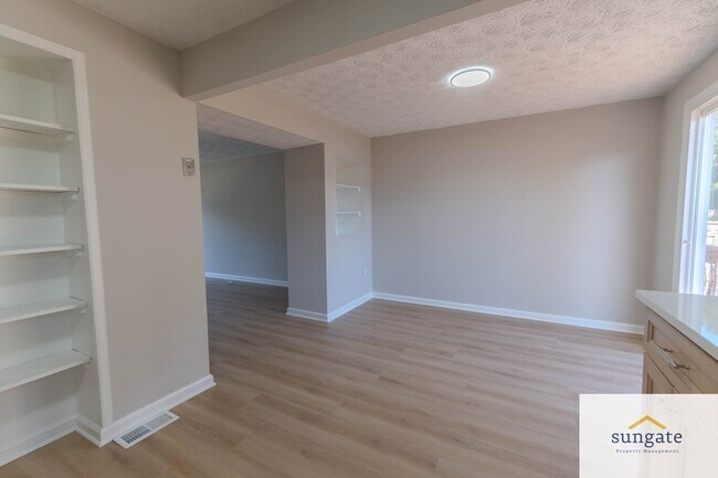 Building Photo - 422 Machias Pl