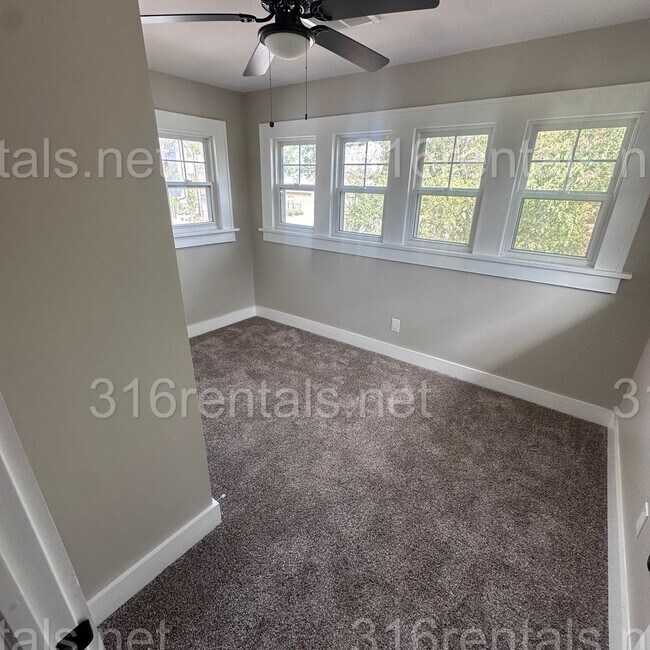 Building Photo - 420 S Osage St