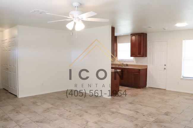 Building Photo - 2448 Stone Glen Dr