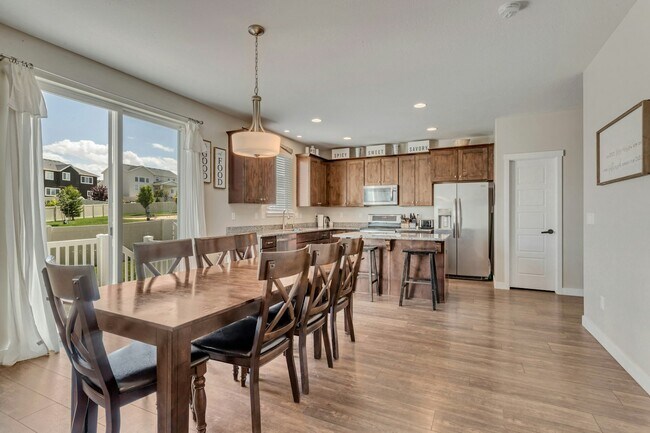 Building Photo - 7528 N Evans Ranch Dr
