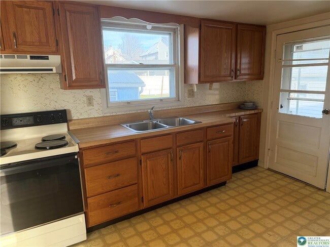 Building Photo - 4453 Main St