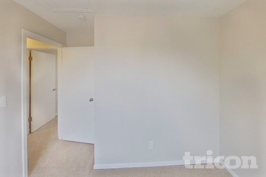 Building Photo - 1105 Jet Wing Dr