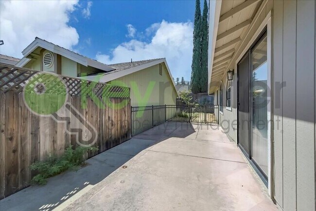 Building Photo - 3040 Danehurst Ct