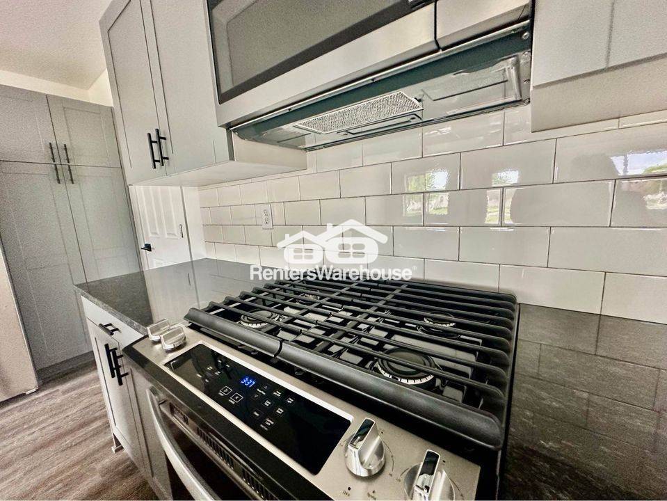 Building Photo - 2105 Willis Ave