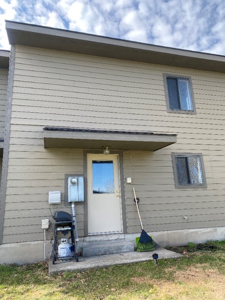 Building Photo - 65 Chestnut Grove Ave