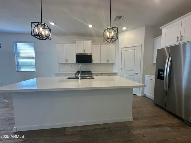 Building Photo - 15849 W Gray Fox Trl