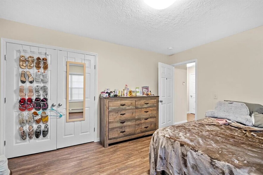 Building Photo - 127 Birdseye View Dr