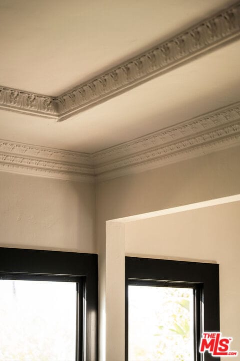 Building Photo - 1208 S La Jolla Ave