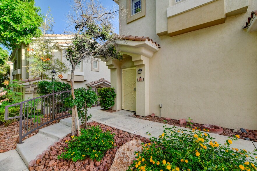 Building Photo - 1500 Ruby Cliffs Ln