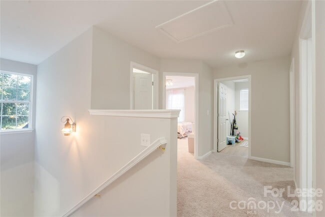 Building Photo - 223 Stockbridge Dr