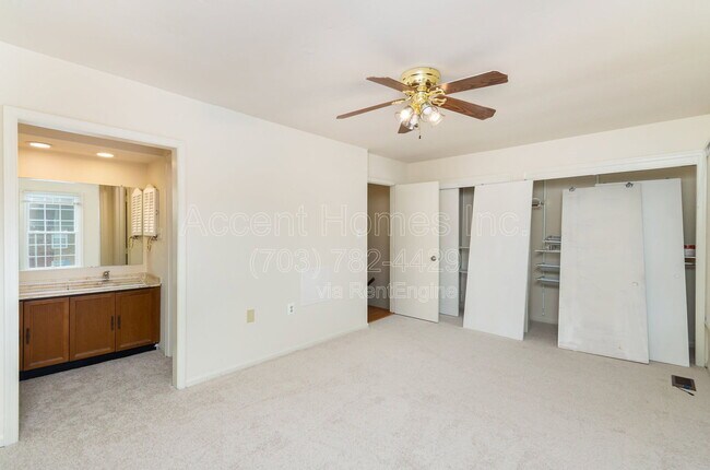 Building Photo - 2514 S Arlington Mill Dr