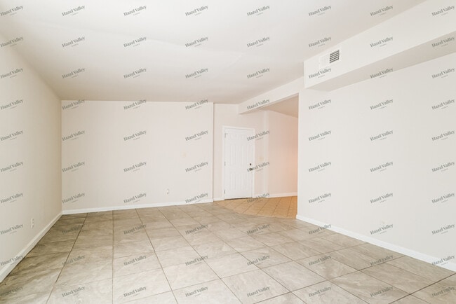 Building Photo - 6932 Woodhurst Dr
