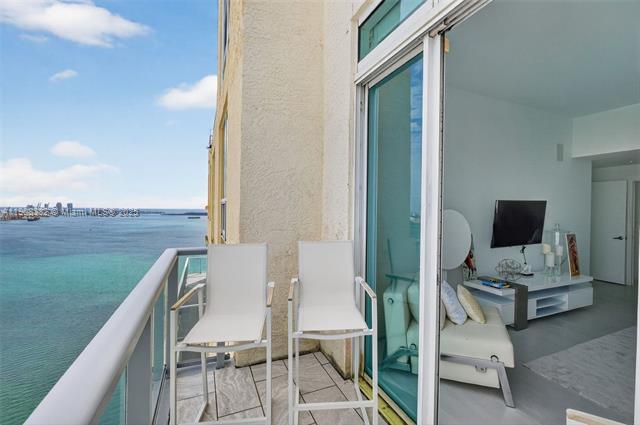 Building Photo - 1155 Brickell Bay Dr