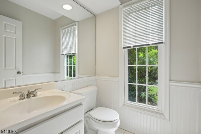 Building Photo - 85 Laurelwood Ct