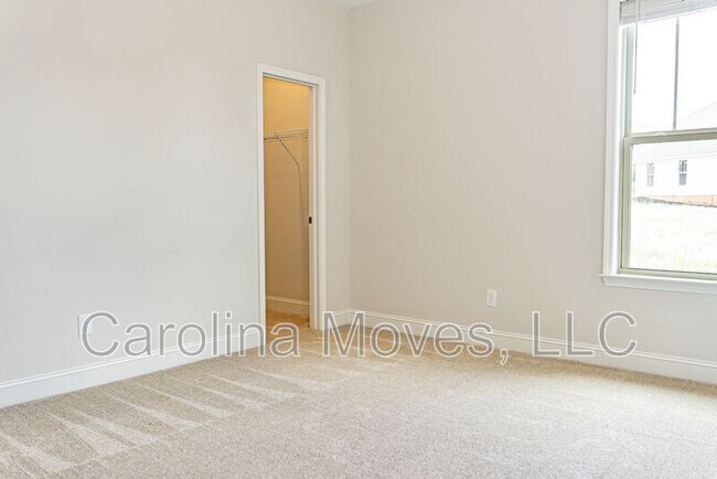Building Photo - 133 Shumard Ln