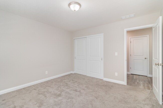 Building Photo - 5565 Limaburg Rd