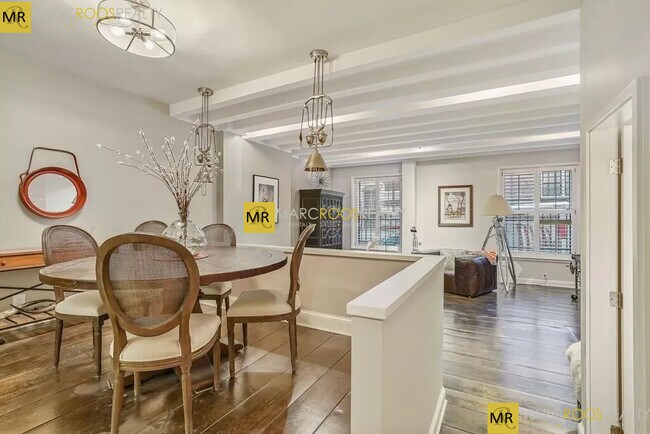 Building Photo - 48 Beacon St