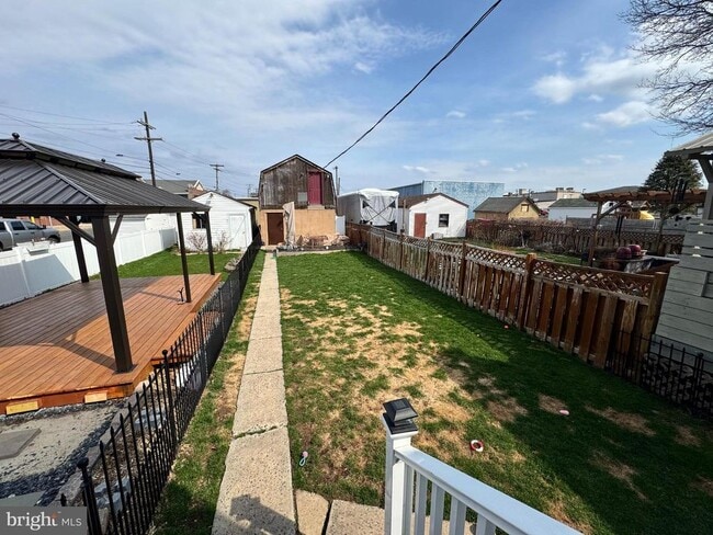 Building Photo - 425 Juniper St