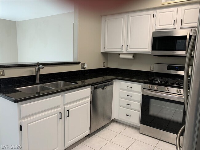 Building Photo - 5710 E Tropicana Ave