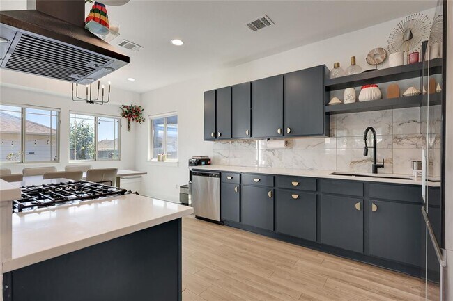Building Photo - 6203 Principale Dr