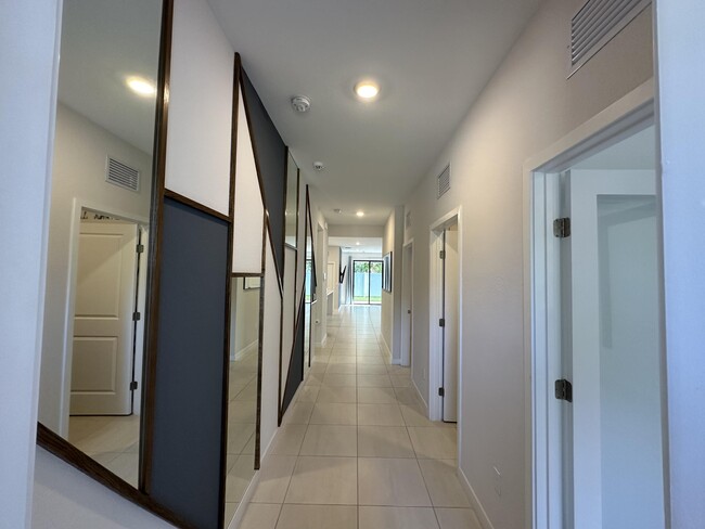 Building Photo - 7078 Rockwood Rd