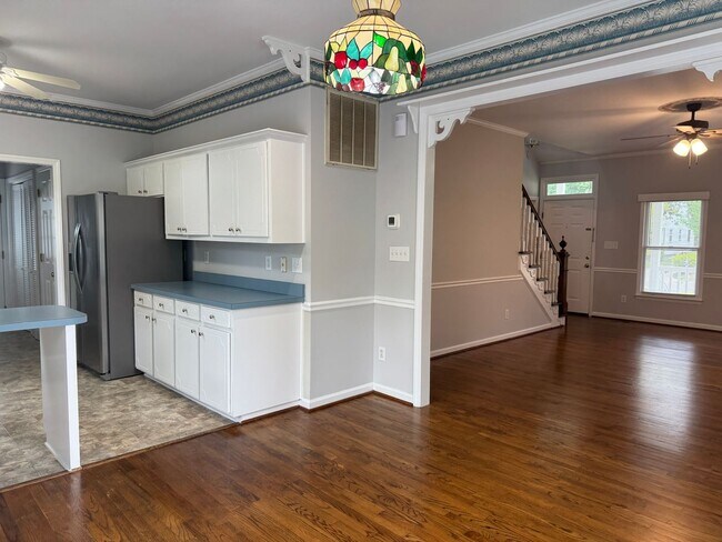 Building Photo - Beautiful home near downtown New Bern