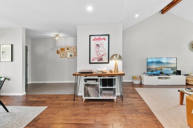 Building Photo - 11006 Yucca Dr