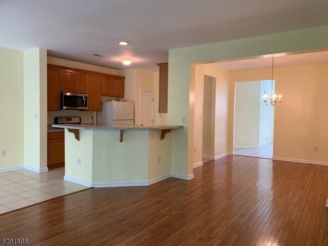 Building Photo - 51 Truman Ave