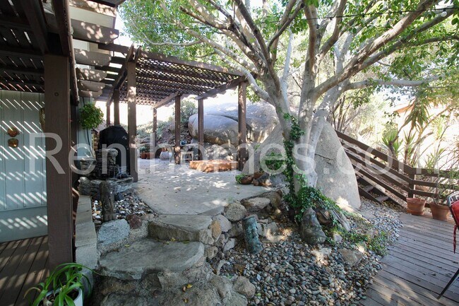 Building Photo - 8830 Mariposa St