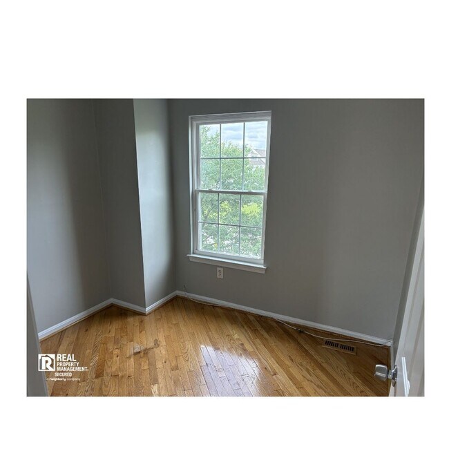 Building Photo - 1346 Riverwood Way