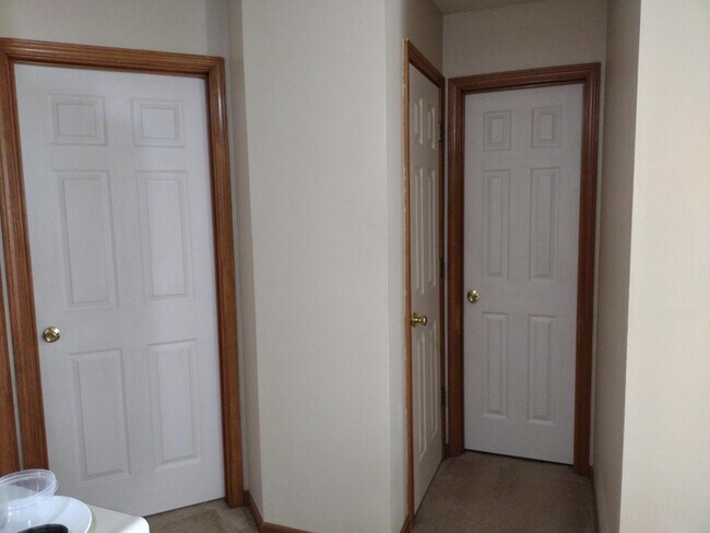 Building Photo - 950 Monterey Way