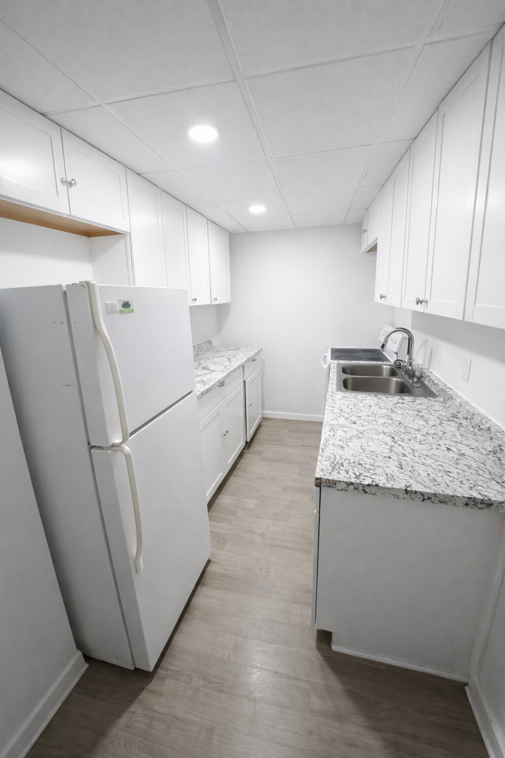 Building Photo - 100 Lake Ave