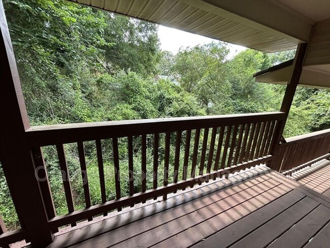 Building Photo - 204 Calhoun St