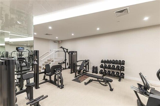 Building Photo - 3640 Yacht Club Dr