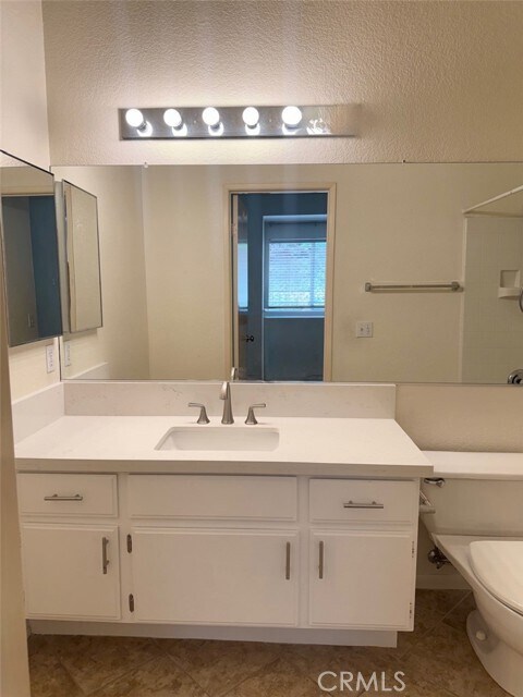 Building Photo - 8 Pinyon Jay Ln