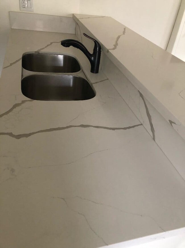 Building Photo - 3760 Jasmine Ave