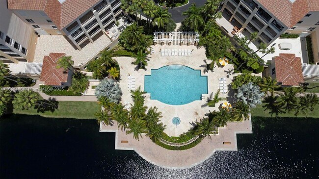 Building Photo - 703 Crandon Blvd
