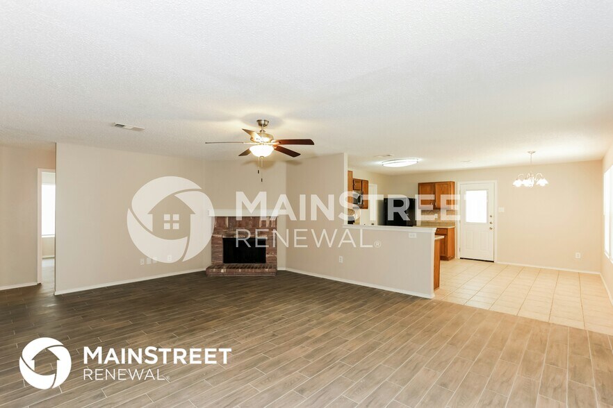 Building Photo - 805 Encino Dr